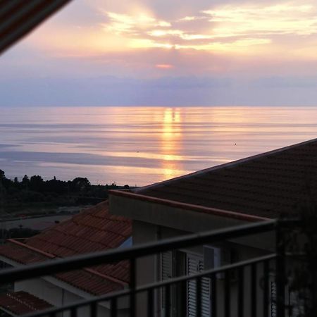 Amuka B&B Santo Stefano di Camastra Bagian luar foto