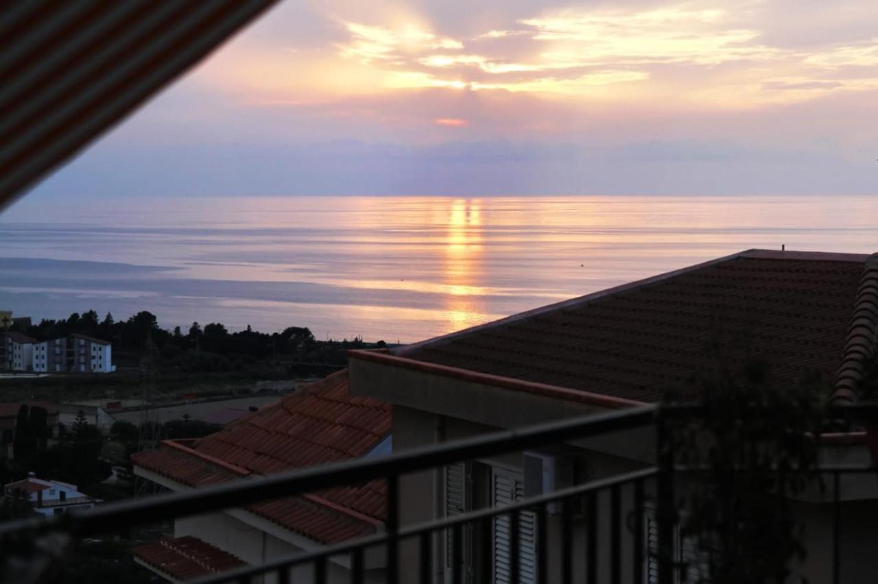 Amuka B&B Santo Stefano di Camastra Bagian luar foto